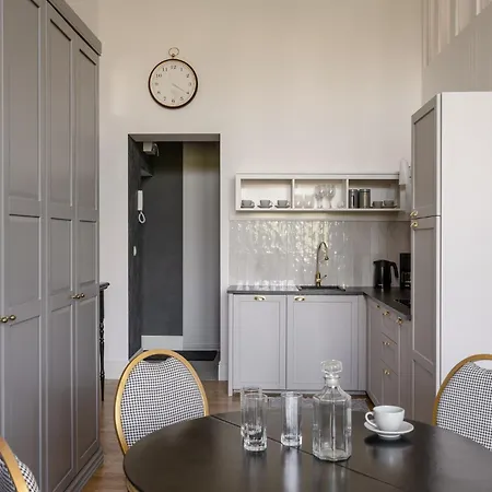 Rentplanet - Podwale Apartman